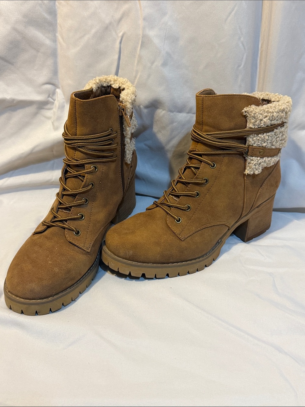 Women's Tan Sherpa-Lined Lace-Up Block Heel Boots